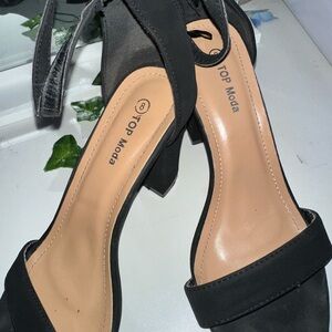 TOP MODA BLACK HEELS